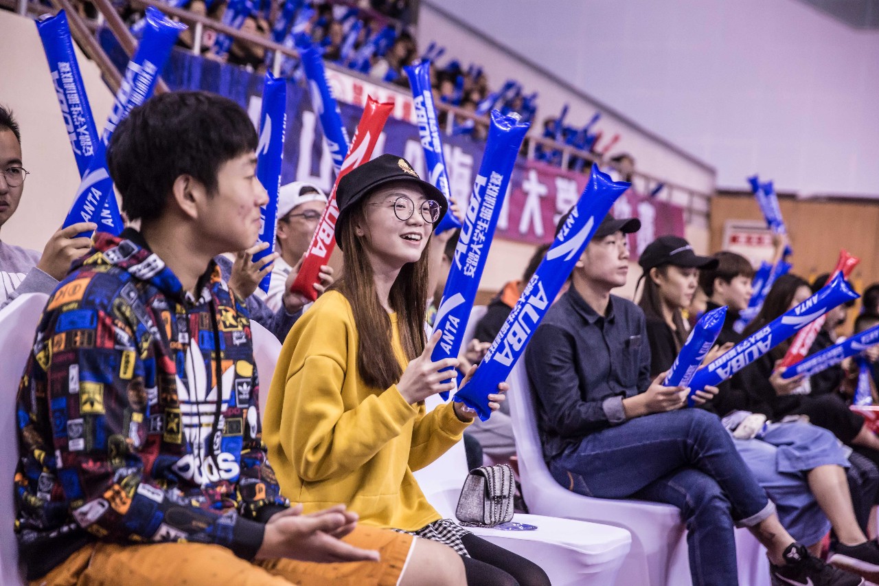 九游体育投注包含阿扎伦卡迎来十赛季出色发挥，巴黎圣日耳曼观众热烈欢呼！上演精彩一战的词条