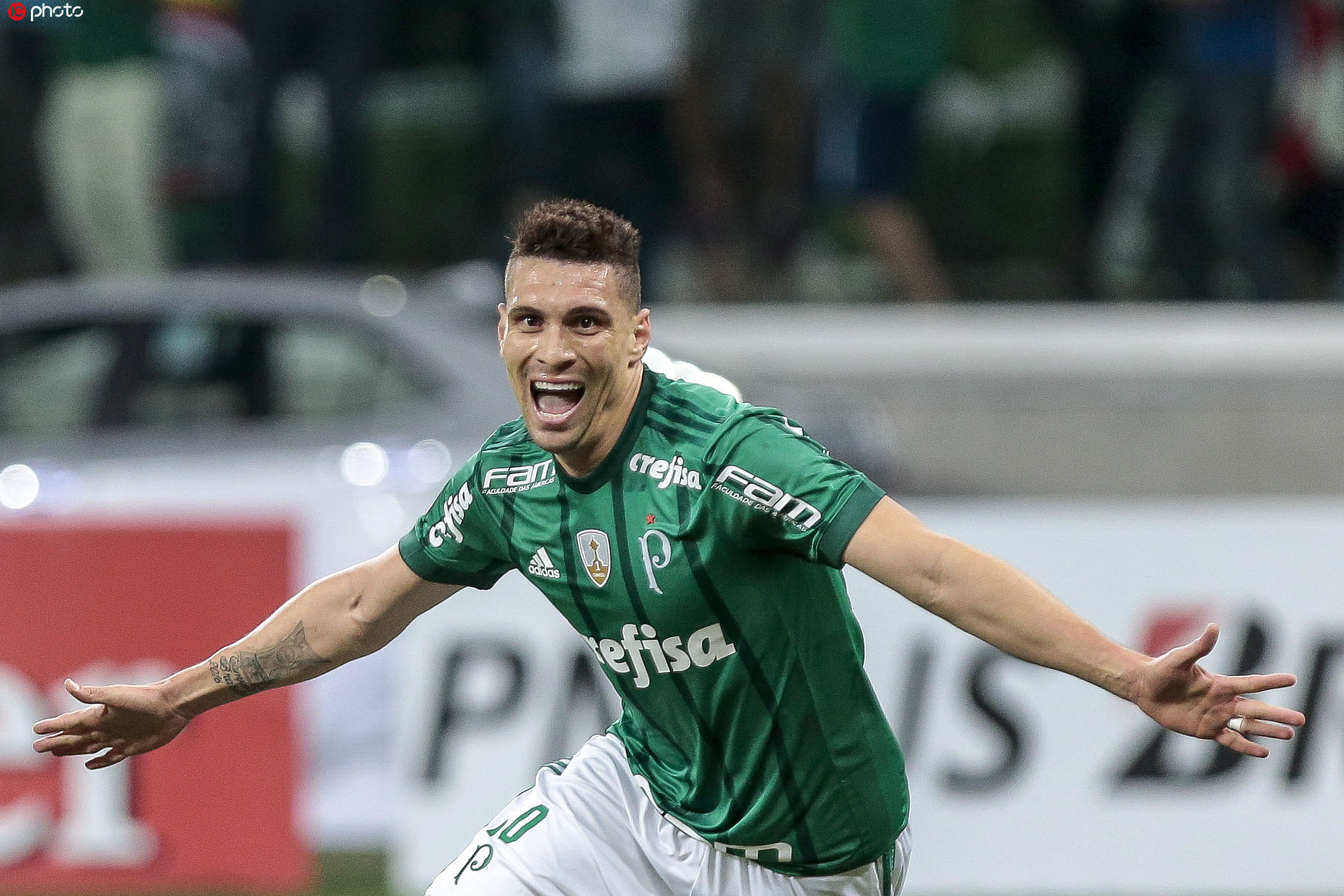 九游官网包含足球赛场再起风云：剑门青龙队读秒绝平塞外火狐队，新援首秀制胜赛场纪律更严谨的词条